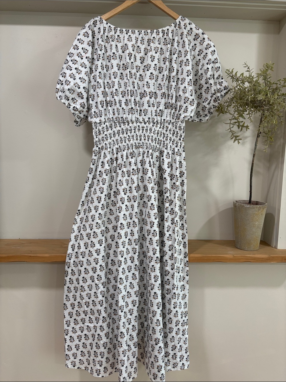 Ann Taylor Floral Smocked Puff Sleeve Midi Dress, Size 4, NWT - Picture 4 of 12